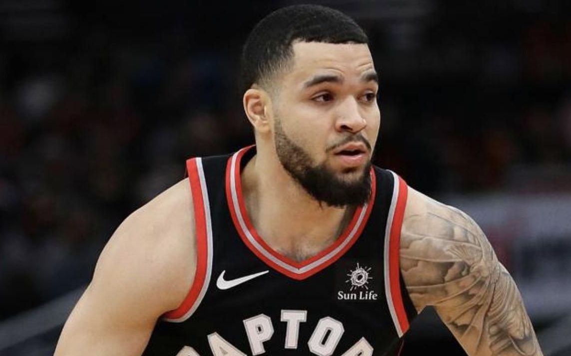 鼻侧或眉线 鼻侧或眉线