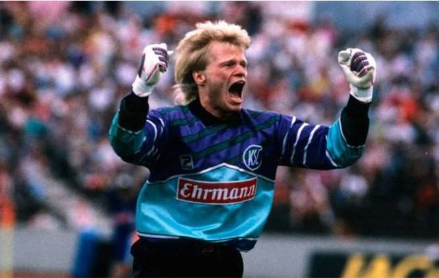 边路防守闭 边路防守闭