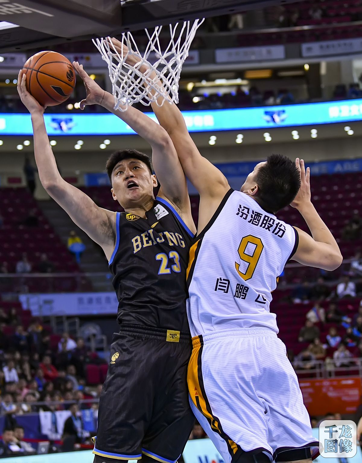 选择具有明 选择具有明