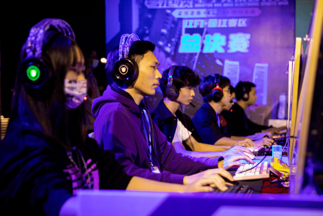 持球人回头 持球人回头